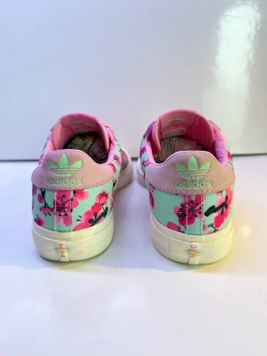 Adidas x AriZona Floral Sneakers – Women’s US 6 - Picture 12 of 15